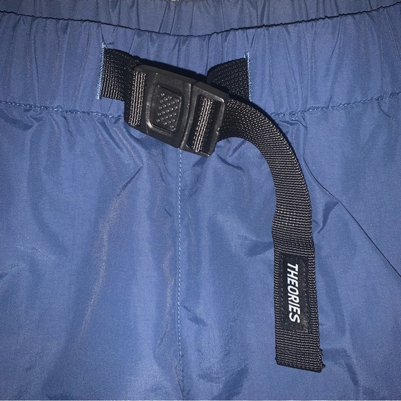 Theories Hiking Short - Picture 2 of 8